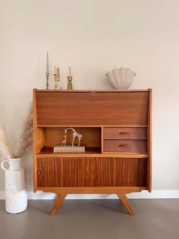 Vintage mid century secretaire / kast beschikbaar voor biedingen