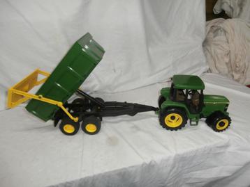 Bruder oude John Deere 400G trekker met John Deere kieper beschikbaar voor biedingen
