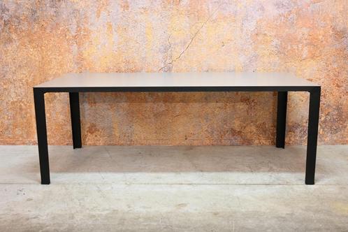 ZGANieuw fraaie Leolux Kalia design eettafel, Huis en Inrichting, Tafels | Eettafels, Zo goed als nieuw, 50 tot 100 cm, 200 cm of meer