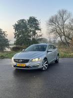Volvo V60 D6 215pk PlugIn Hybrid 2013 ORG NL AWD PANO CAMERA, Auto's, Volvo, Automaat, 1849 kg, 155 €/maand, 2000 kg