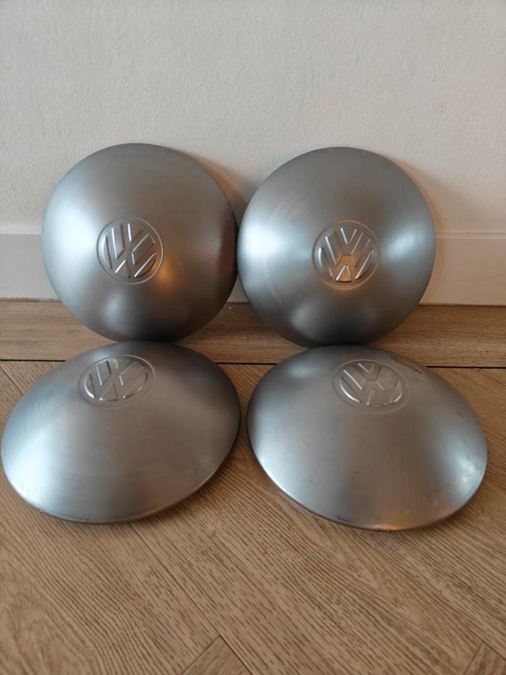 4 x nieuwe wieldoppen VW T1 T2a Karmann etc, Auto diversen, Wieldoppen, Nieuw, Ophalen of Verzenden