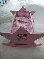 Supermooi roze houten poppenbed met beddengoed, Kinderen en Baby's, Speelgoed | Poppen, Overige typen, Ophalen