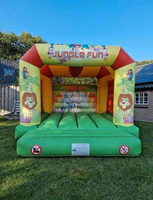 Te huur: Springkussen / Springkasteel overdekt, Hobby en Vrije tijd, Feestartikelen | Verhuur, Zo goed als nieuw, Verjaardag, Ophalen of Verzenden