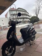 Sym fiddle 2i(2024). Lage Km. Inclusief helm, sloten & hoes!, Ophalen, SYM, Zo goed als nieuw, Benzine