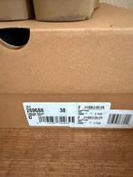 UGG mini platform beige 38, 80 euro, Kleding | Dames, Schoenen, Ophalen of Verzenden, Zo goed als nieuw, Beige