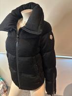 Moncler. Zwart met glitter  jas met embleem maat 1. S, ., Zwart, Moncler, Ophalen of Verzenden