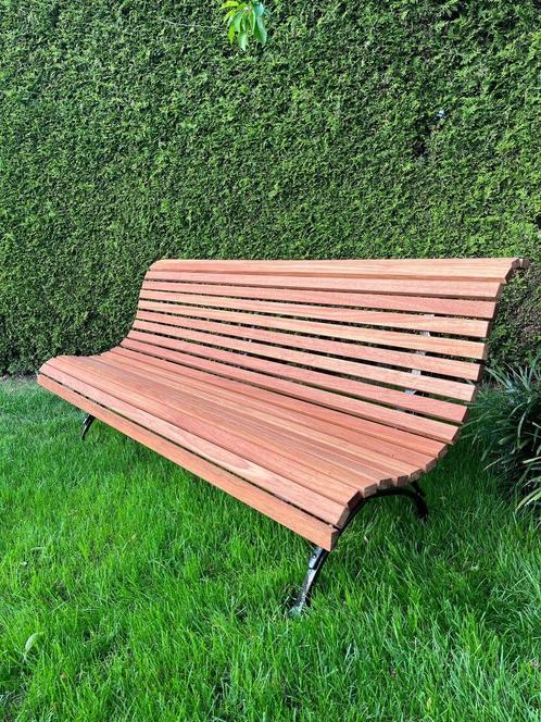 Gerestaureerde gietijzeren tuinbank met hardhouten zitting, Tuin en Terras, Tuinbanken, Nieuw, Hout, Ophalen of Verzenden