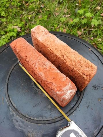 Speciale dunne oranje rode handvorm metselstenen +_ 275 stuk beschikbaar voor biedingen