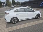 Hyundai IONIQ 1.6 GDI Blue HEV 141 pk DCT 2019 Wit, Auto's, Hyundai, 74 €/maand, 750 kg, Parkeerassistent, Wit