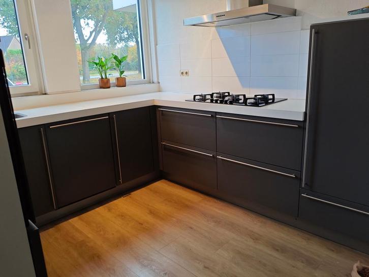 Keuken - U-vorm - Incl. apparatuur (2x Oven, KK, VW), Huis en Inrichting, Keuken | Complete keukens, Gebruikt, U-keuken, Grijs