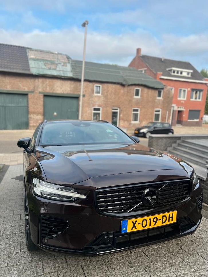 Volvo V60 T8 Twin Engine 390pk AWD Geartronic 2019 Bruin, Auto's, Volvo, Particulier, V60, 360° camera, ABS, Achteruitrijcamera