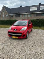 Peugeot 107 1.0 12V 5DR 2011 Rood NIEUWE APK!!!, Voorwielaandrijving, Euro 5, Stof, Zwart