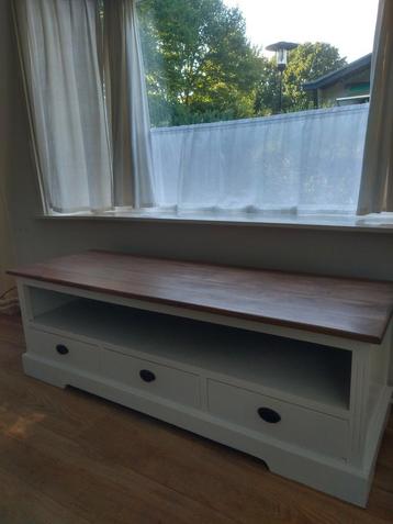 Houten TV meubel kast met 3 laden L 150 x D 50 x H 50 beschikbaar voor biedingen