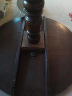 zeer oude salontafel, Ophalen