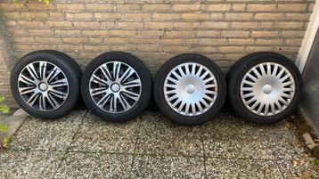 Setje velgen en wieldoppen - 185/55 R15 - Snel weg! beschikbaar voor biedingen