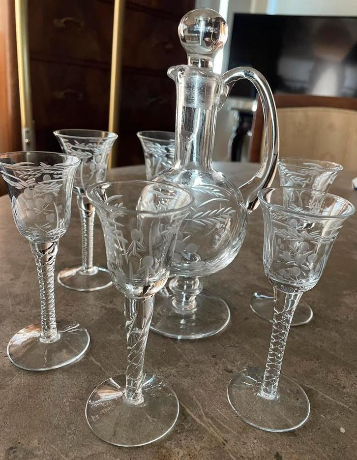 Set glazen antieke karaaf en 6x likeur/borrelglaasjes., Antiek en Kunst, Antiek | Glas en Kristal, Ophalen of Verzenden