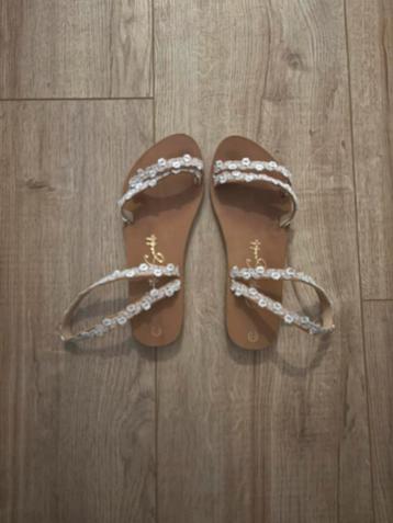 Ivoorwitte kanten (bruids)sandalen (zagn) beschikbaar voor biedingen