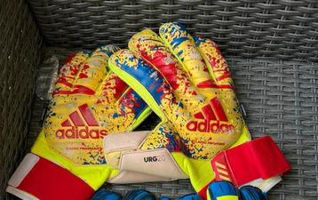 Adidas Keeperhandschoenen Set beschikbaar voor biedingen