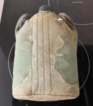 Veldfles/ RVS Heupfles Zgan of Insigne' Civil Defence Corps beschikbaar voor biedingen