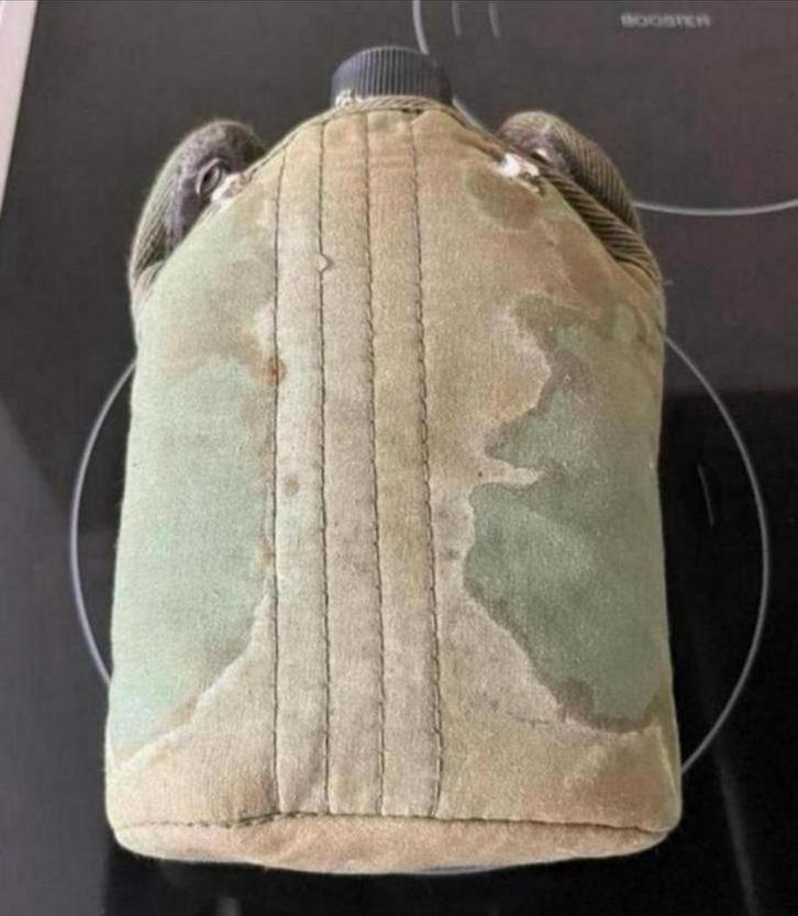 Veldfles/ RVS Heupfles Zgan of Insigne' Civil Defence Corps, Verzamelen, Militaria | Algemeen, Ophalen of Verzenden