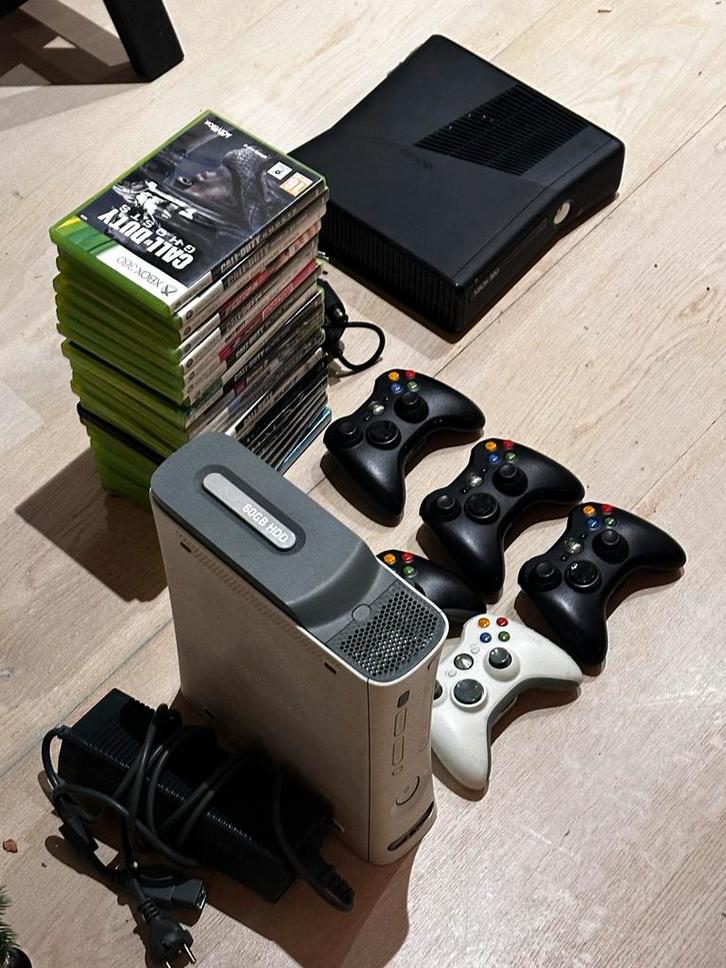 Xbox 360 s + 5 controllers + veel games, classic, Spelcomputers en Games, Spelcomputers | Xbox 360, Zo goed als nieuw, 250 GB