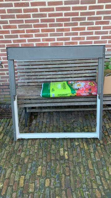Velux GGU SK06 kozijn zonder tuimelraam beschikbaar voor biedingen