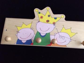 NIEUWE houten kinderkapstok van Jan Bibejan  beschikbaar voor biedingen