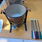Fonduepan le Creuset Enzo Mari met vorkjes en doos als nieuw, Witgoed en Apparatuur, Fonduesets, Ophalen of Verzenden, Zo goed als nieuw