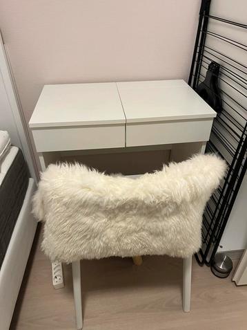IKEA Bureau Klein + Stoel & Kleed beschikbaar voor biedingen