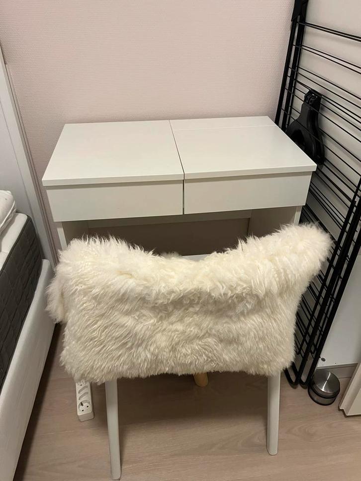 IKEA Bureau Klein + Stoel & Kleed, Huis en Inrichting, Bureaus, Gebruikt, Bureau, Ophalen