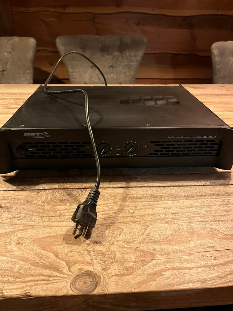 Versterker bst xs-800, Ophalen of Verzenden, Zo goed als nieuw