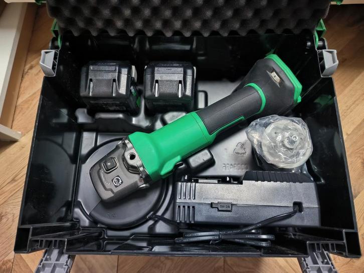 Hikoki 3613DVE Twee Multivolt accu’s, Doe-het-zelf en Verbouw, Gereedschap | Slijpmachines, Zo goed als nieuw, Haakse handslijpmachine