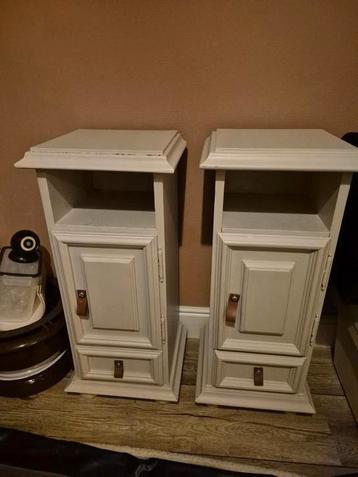 Mooie massief hout nachtkastjes 