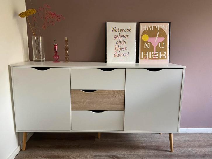 Dressoir / lage kast, Huis en Inrichting, Kasten | Dressoirs, Zo goed als nieuw, 100 tot 150 cm, 25 tot 50 cm, Met lade(s), Met deur(en)