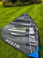 Northsails FreeRace 2022:  6.0 - 6.8 - 7.7 (MOET WEG❗️), Watersport en Boten, Windsurfen, Ophalen, Zo goed als nieuw, Minder dan 250 cm