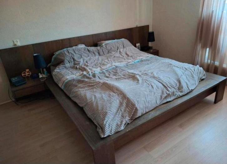 Goossens Donker Houten Bed + Spiegel, Huis en Inrichting, Slaapkamer | Bedden, Gebruikt, Tweepersoons, Overige maten, Overige maten