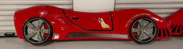 Ferrari kinderbed  zonder matras wel met bodem dragers, Verzamelen, Speldjes, Pins en Buttons, Gebruikt, Ophalen