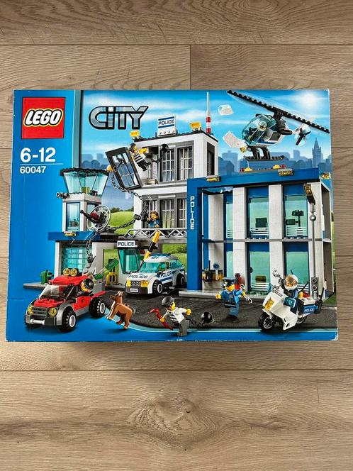Lego 60047 - Lego City Politiebureau - *NIEUW*, Kinderen en Baby's, Speelgoed | Duplo en Lego, Nieuw, Lego, Complete set, Ophalen of Verzenden