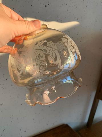 Vintage glazen lampen kapjes uit Frankrijk beschikbaar voor biedingen