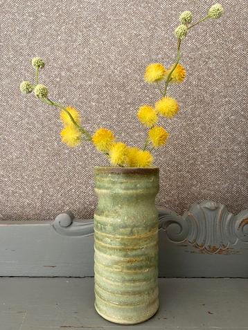 Vintage groen ribbelvaasje! beschikbaar voor biedingen