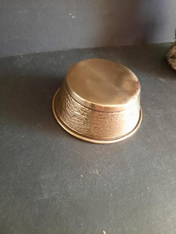 Koperen schaaltje met messing bewerking, Antiek en Kunst, Antiek | Schalen, Ophalen of Verzenden