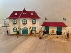 Schleich Horse Club Groot huis met stallen - 42551, Ophalen of Verzenden, Zo goed als nieuw