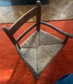 Antieke kinderstoel met houtsnijwerk, Antiek en Kunst, Antiek | Meubels | Stoelen en Banken, Ophalen of Verzenden