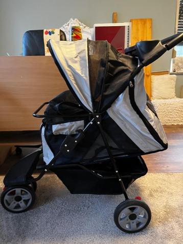 Hondenbuggy  beschikbaar voor biedingen