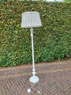 Landelijke schemerlamp, Huis en Inrichting, Lampen | Vloerlampen, Ophalen, Zo goed als nieuw, 150 tot 200 cm
