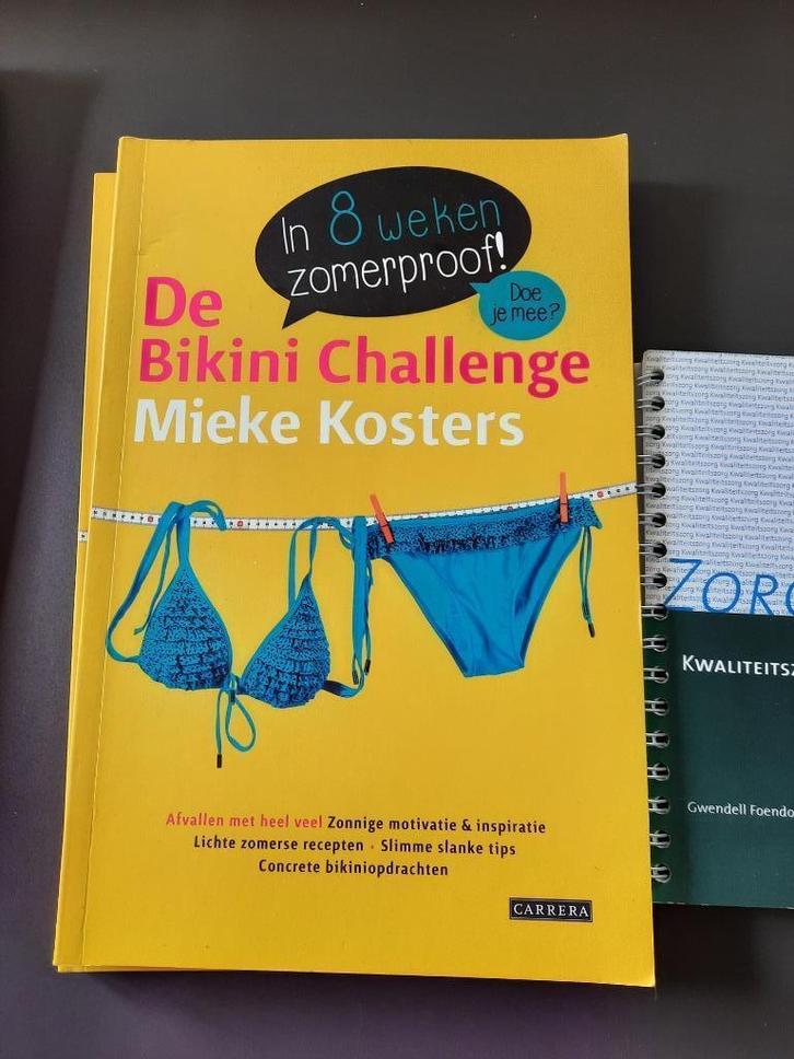 boek: de bikini challenge, Boeken, Overige Boeken, Zo goed als nieuw, Ophalen of Verzenden