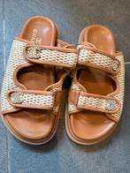 Luxe Slippers - Stijlvol en Comfortabel, Slippers, Bruin, Nieuw, Ophalen of Verzenden