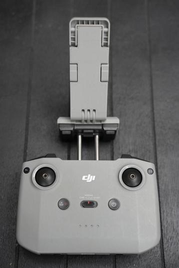 DJI RC-N1 met Tablethouder beschikbaar voor biedingen