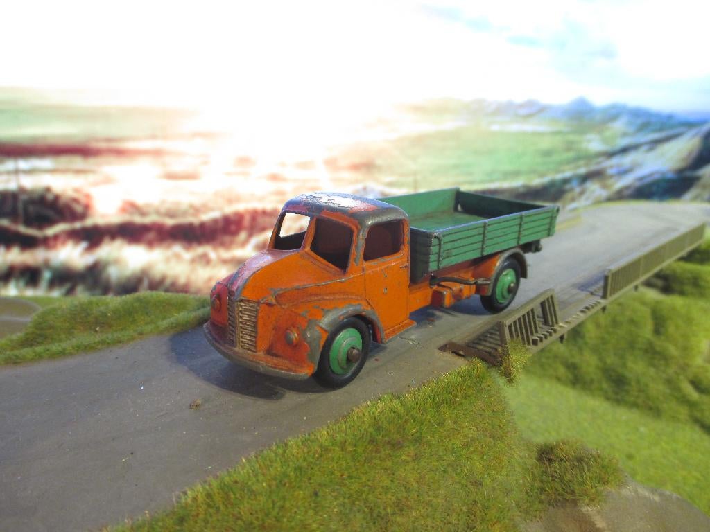1/55 Dodge Rear Tipping Truck - Dinky Toys 414 functionerend, Ophalen of Verzenden, Gebruikt, Auto, Dinky Toys