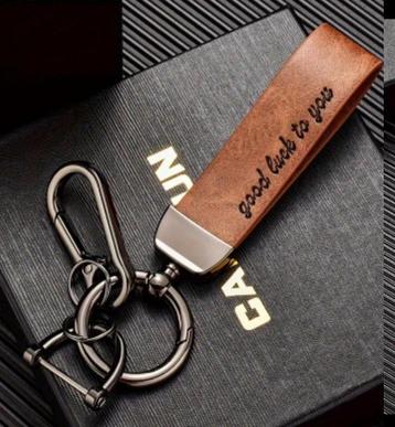 Kunstleren Sleutelhanger met Metaal/Good Luck to You beschikbaar voor biedingen